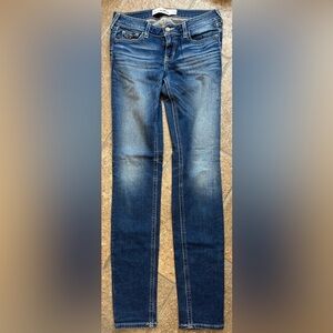 Hollister women’s low rise skinny jeans size 1R (W25, L31)